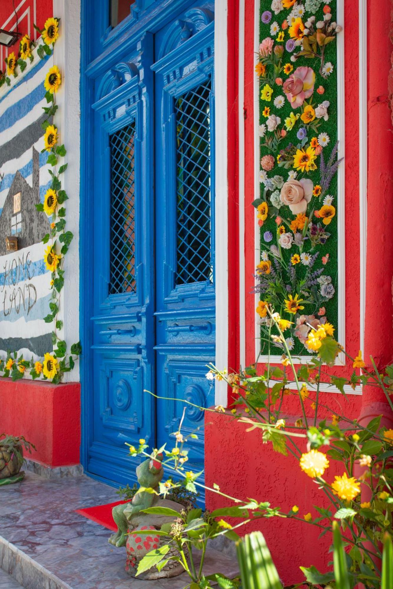 Hotel Homeland Batumi Exterior photo