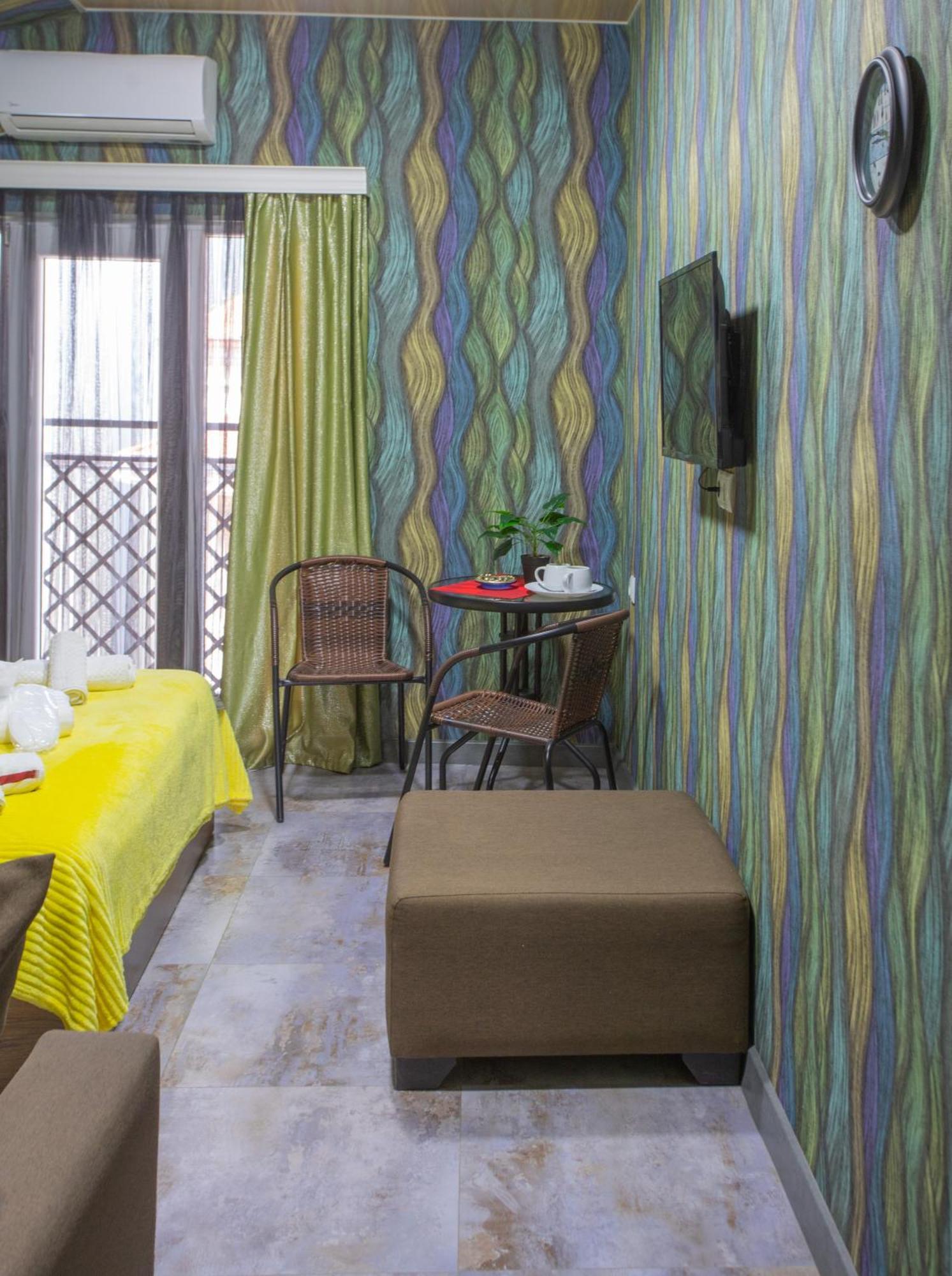 Hotel Homeland Batumi Exterior photo