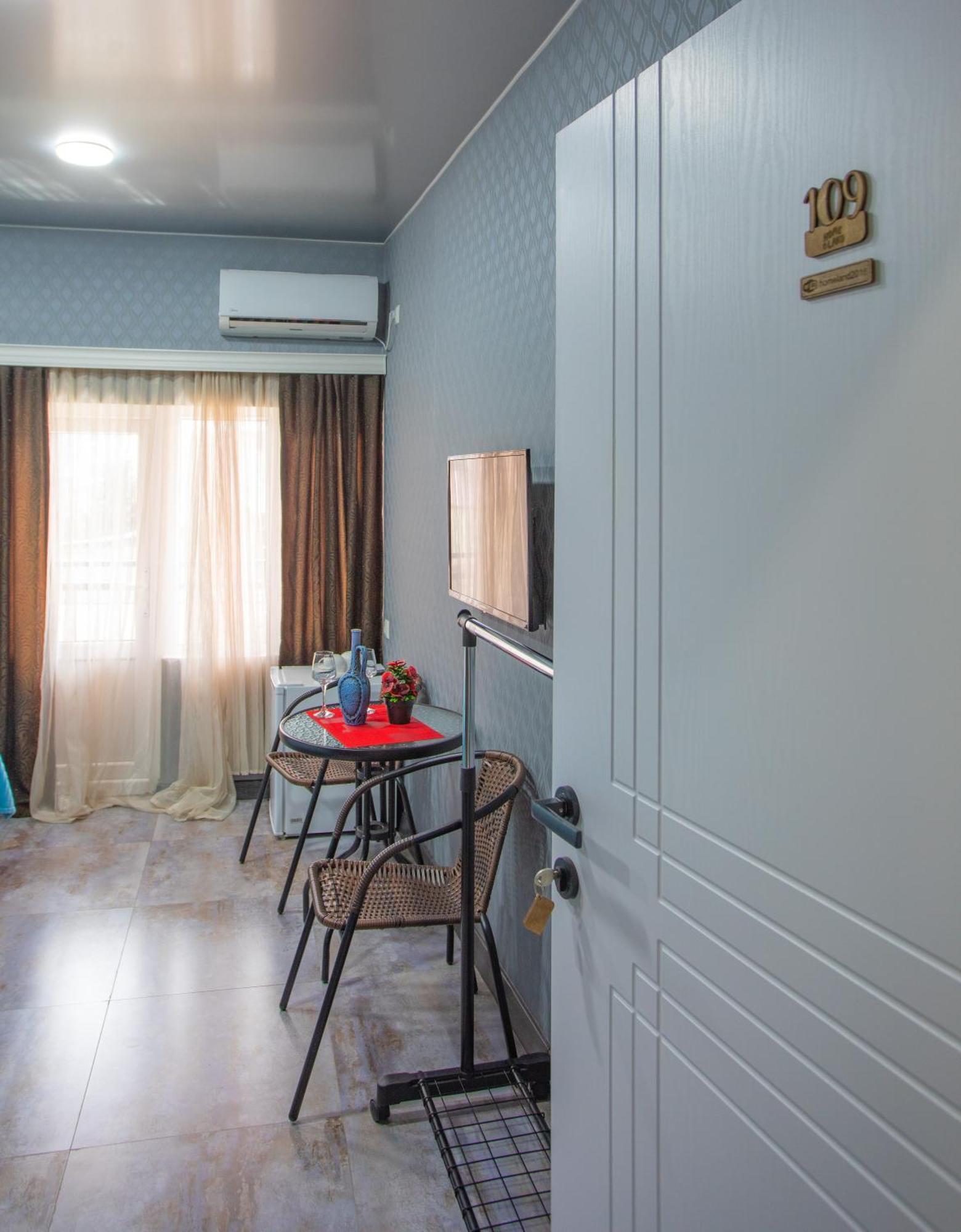 Hotel Homeland Batumi Exterior photo