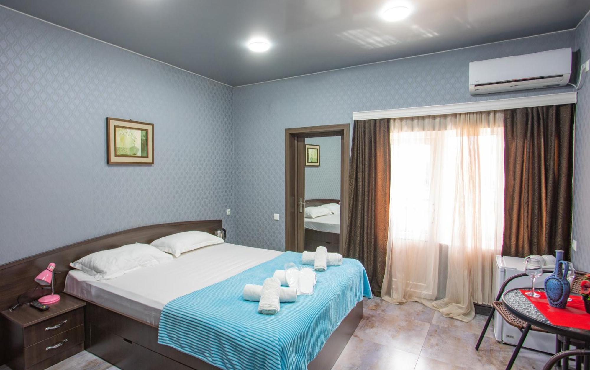 Hotel Homeland Batumi Exterior photo