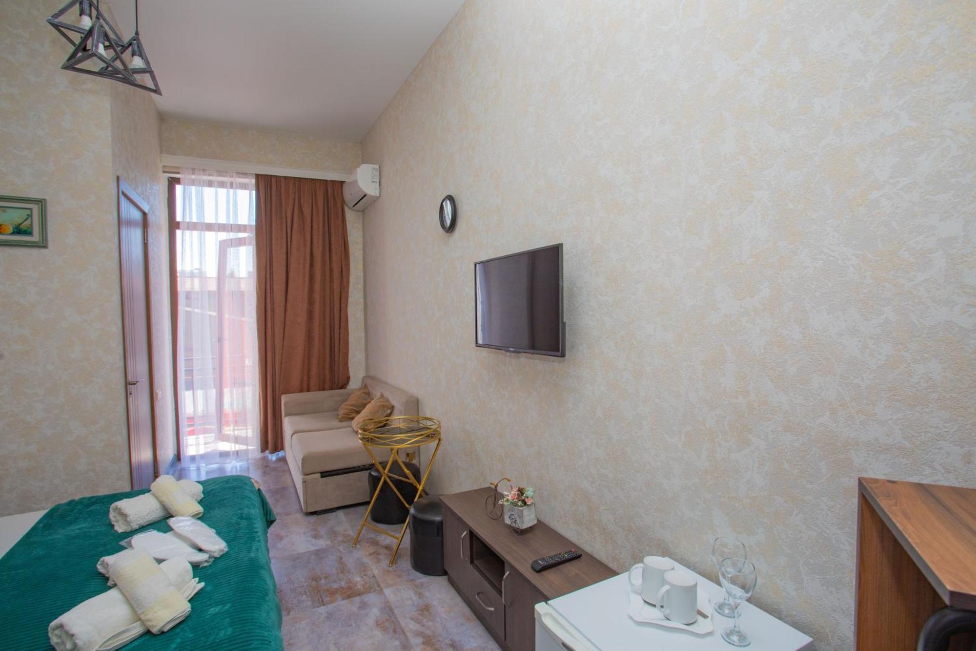Hotel Homeland Batumi Exterior photo