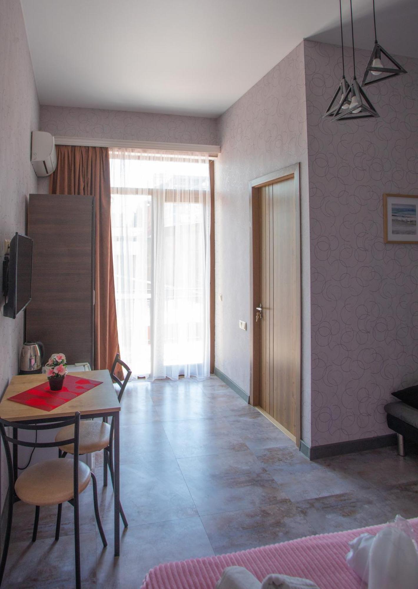Hotel Homeland Batumi Exterior photo